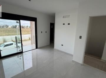 PH · 160m² · 6 Ambientes · 2 Cocheras · Duplex en Venta en B° La Calandria. 3 Dorm. 2 Baños. 2 Cocheras