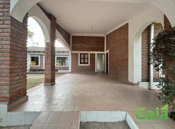 Casa · 180m² · 5 Ambientes · 4 Cocheras · Casa en Cerrillos