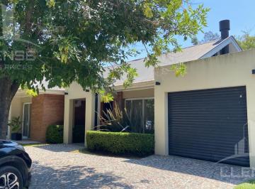 Casa · 187m² · 4 Ambientes · 1 Cochera · Casa 4 Ambientes con Pileta en Venta - Fincas de Iraola I
