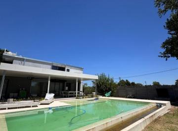 Casa · 1000m² · 3 Cocheras · Casa en Berisso