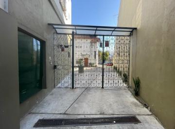 Casa · 96m² · 4 Ambientes · 2 Cocheras · Triplex en Complejo Cerrado en San Fernando con Cochera, Acepta Permuta.