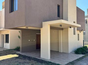 PH · 180m² · 5 Ambientes · 1 Cochera · Alquiler de Duplex en Barrio Privado La Cuesta