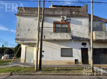 Casa · 184m² · 6 Ambientes · 1 Cochera · Venta Casa 6 Ambientes con Cochera en Wilde