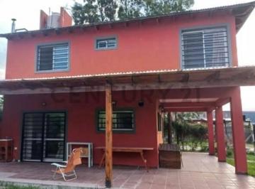 Casa · 190m² · 3 Ambientes · 2 Cocheras · Casa en Venta Sicardi. Calle 20 Bis, Entre 654 y 655.