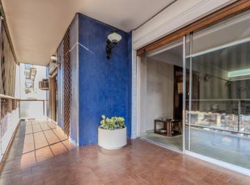 Departamento · 120m² · 5 Ambientes · 1 Cochera · Hermoso Departamento con Balcón Corrido, Cochera y 4 Dorm. en Pleno Barrio de Flores