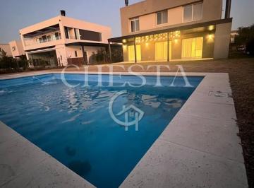 Casa · 195m² · 4 Ambientes · 1 Cochera · Casa en Alquiler en Vistas, Puertos, Escobar