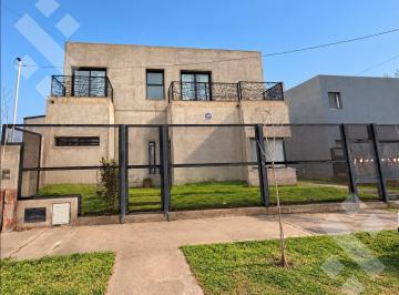 PH · 126m² · 5 Ambientes · Venta Duplex 3 Dorm. - B° Los Lirios, Cipolleti