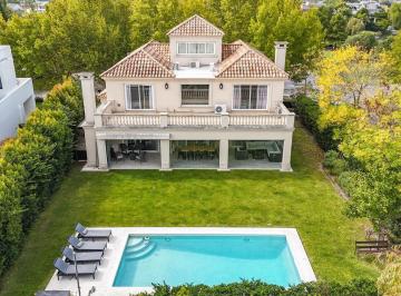Casa · 337m² · 6 Ambientes · Venta Casa en Castores I, 3 Suites, Nordelta