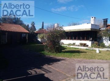 Casa · 400m² · 6 Ambientes · Casa en Venta en 492 Esq. 24 Manuel B Gonnet - Alberto Dacal Propiedades