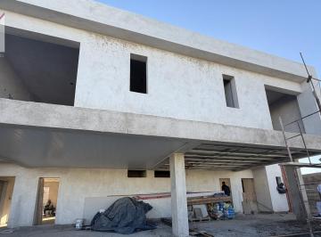 PH · 153m² · Duplex en Venta en Solares de Manantiales. 3 Dorm. 2 Baños. 2 Cocheras