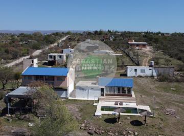 Campo · 300m² · 10 Ambientes · 12 Cocheras · 1 Hectárea - Vista a Las Sierras - con Arroyo - 10 Cuadras del Lago - Complejo - Venta Casa Siquiman