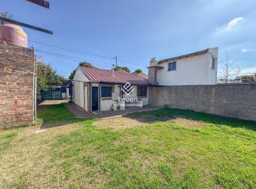 Casa · 180m² · 7 Ambientes · 2 Cocheras · Venta Dos Casas con Patio Barrio Matienzo Ideal Renta