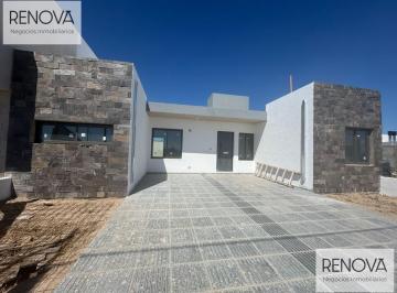 Casa · 250m² · 3 Dormitorios · 1 Cochera · Hermosa Casa en Quebradas de Manantiales!