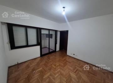 Departamento · 35m² · 2 Ambientes · A m. de Av Maipú, Dto. 2 Amb. Al Lateral con Patio