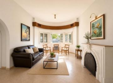 Casa · 435m² · 5 Ambientes · 4 Cocheras · Casa en Venta Excelente Esquina Cerro de Las Rosas