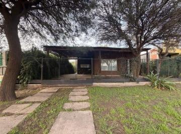 Casa de 2 ambientes, Río Ceballos · Casa en Venta en Villa Catalina | 2 Dorm. | Pileta y Quincho