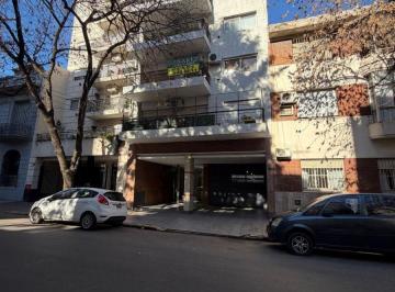 Departamento de 4 ambientes, Almagro · Excelente Semipiso Al Frente con Balcon Aterrazado 28 Años Antig