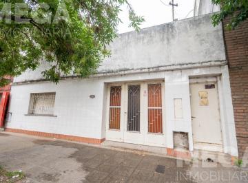 Casa · 250m² · 8 Ambientes · 1 Cochera · Venta de Casa + Departamento a Remodelar o Demoler