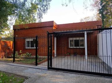 Casa · 120m² · 4 Ambientes · Casa Chalet en Alquiler en Don Torcuato, Tigre, G. B. a. Zona Norte