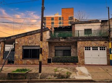 Casa · 95m² · 3 Ambientes · 1 Cochera · Venta Casa Dos Domirtorios, Cochera Arroyito