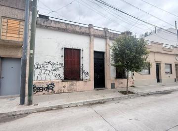 Casa · 130m² · 4 Ambientes · Vende Casa a Refaccionar 8.66 X 19.6