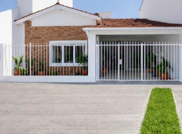 Casa · 125m² · 4 Ambientes · Venta Casa 4 Ambientes Villa Adelina Permuta