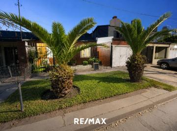 Casa · 73m² · 5 Ambientes · 1 Cochera · Casa de 3 Dorm. en Barrio La Florida