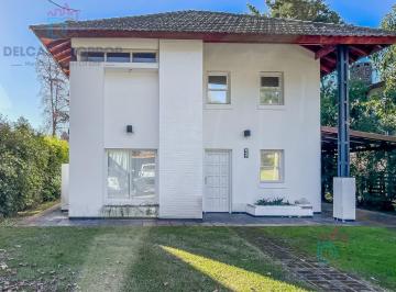 Casa · 280m² · 4 Ambientes · 2 Cocheras · Casa - Nautico Escobar