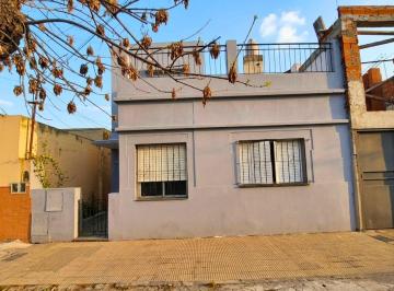 Casa · 108m² · 5 Ambientes · Venta Casa Multifamiliar - Villa Dominico