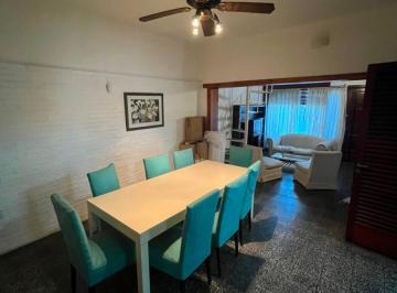 Casa de 5 ambientes, Morón · Chalet Sobre Lote Propio en Venta - Morón Sur - Apto Crédito