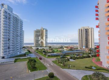 Foto1 · Venta Departamento 2 Dorm. South Beach Punta del Este