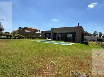 Casa · 140m² · 4 Ambientes · 2 Cocheras · Casa en Venta Y/o Alquiler con Opción a Compra Barrio Privado La Magdalena