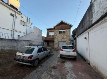 BET-BE1-10513_2 · Chalet en Vicente López con Increíble Potencial!
