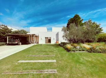 Casa · 453m² · 10 Ambientes · 2 Cocheras · Casa en Venta en Pilará - El Tonó - Urdapilleta Propiedades