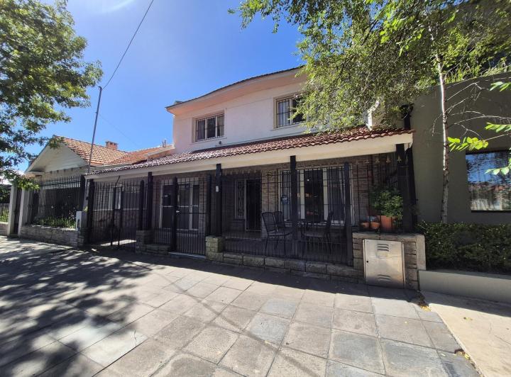 PH · 210m² · 5 Ambientes · 1 Cochera