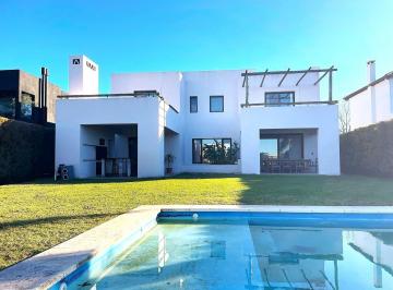 Casa · 235m² · 5 Ambientes · 4 Cocheras · Casa en Venta a La Laguna, San Marco Villanueva, Tigre
