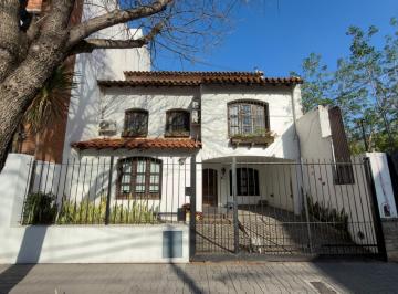 Casa · 240m² · 5 Ambientes · 1 Cochera · Venta Casa 7 Ambientes San Isidro Jardin y Parrilla