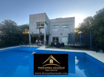 Casa · 185m² · 5 Ambientes · 2 Cocheras · Casa en Venta en Venado 2