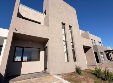 Casa de 3 ambientes, Córdoba · Duplex en Alquiler - 2 Dorm. con Gas Envasado