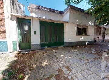 Casa · 107m² · 4 Ambientes · 1 Cochera · Casa en Venta