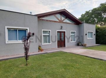 Casa · 80m² · 2 Ambientes · 1 Cochera · Casa en Venta, Ubicada en Brandsen, Lote de 800 m, Parque y Pileta.