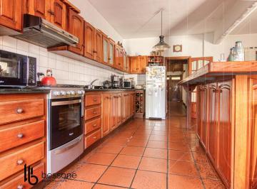 Casa · 214m² · 5 Ambientes · 2 Cocheras · Casa en Villa Primera