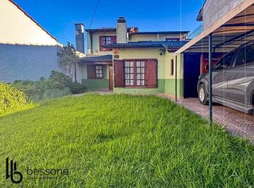 Casa · 214m² · 5 Ambientes · 2 Cocheras · Casa en Villa Primera