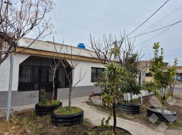 Casa · 200m² · 5 Ambientes · 1 Cochera · En Alquiler | Casa de 2 Dorm. | Calle Joaquin Pardo | Neuquén