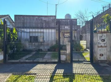 Casa · 80m² · 3 Ambientes · 1 Cochera · En Venta en Palomar PH 3 Ambientes Al Frente con Jardín, Cochera y Quincho F: 11140