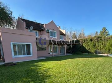Casa · 172m² · 4 Ambientes · 2 Cocheras · Casa en Venta en El Portillo, Pilar con Pileta