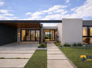 Casa · 190m² · 5 Ambientes · 2 Cocheras · Casa en Venta a Estrenar! | 3 Dorm - Patio - Asador | Nobu Town