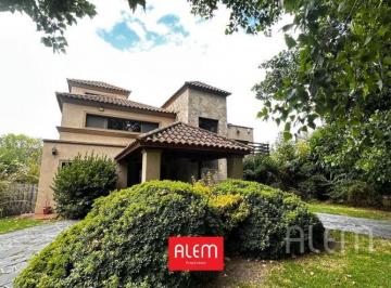 Casa · 230m² · 5 Ambientes · 2 Cocheras · Casa en Venta en Canning, El Lauquen