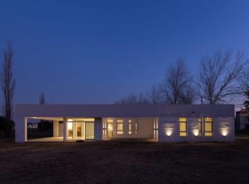Casa · 123m² · 2 Dormitorios · 1 Cochera · Casa 2 Dorm. Pinares del Sur