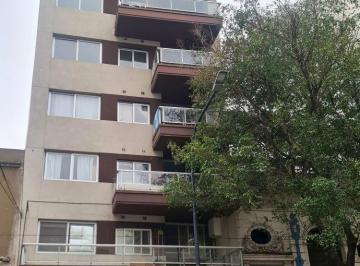Departamento de 3 ambientes Venta USD 140.000 · Alberti 1200. Piso 1. Contrafr. 83 m². 3 Amb. 2 Dorm. 2 Baños. Patio. Balcón. Vestidor. Conex. Lavar